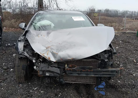 2012 Hyundai Elantra Gls (Ulsan Plant) z USA, uszkodzony, nr VIN KMHDH4AE4CU185948